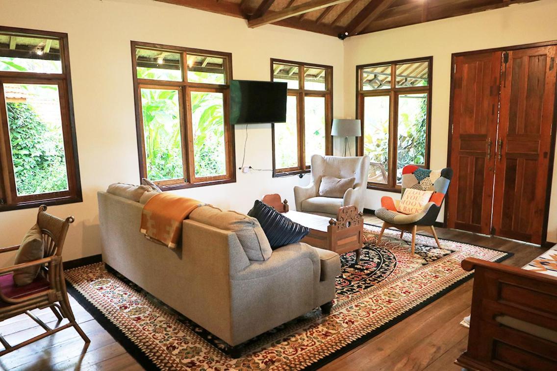 The Lodge Maribaya Cikareumbi Exterior foto