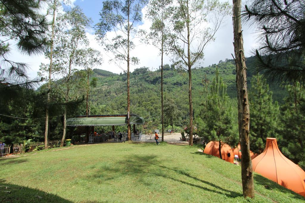 The Lodge Maribaya Cikareumbi Exterior foto